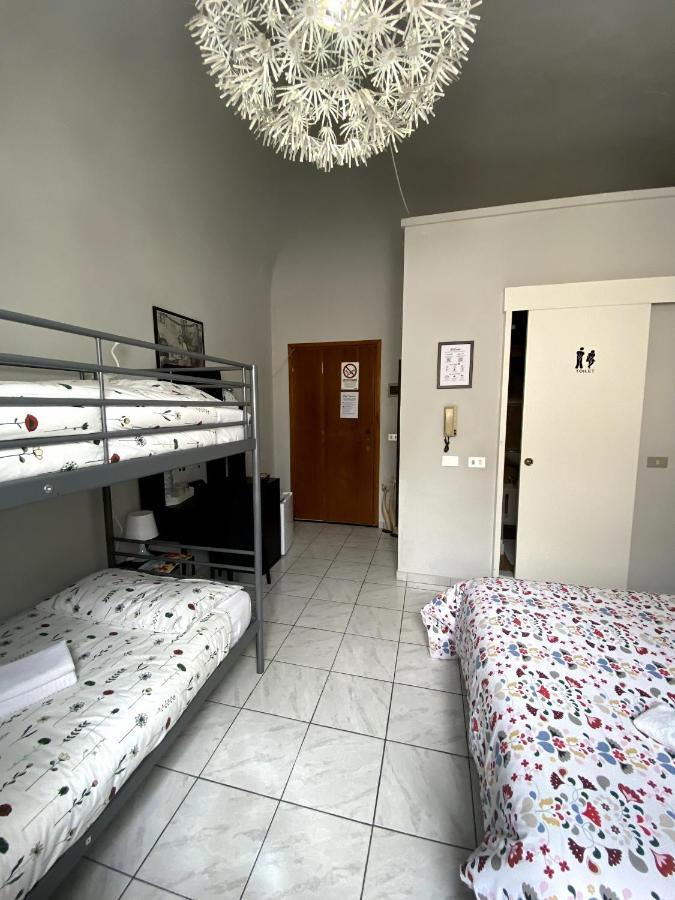 B&B Pontedera Luaran gambar