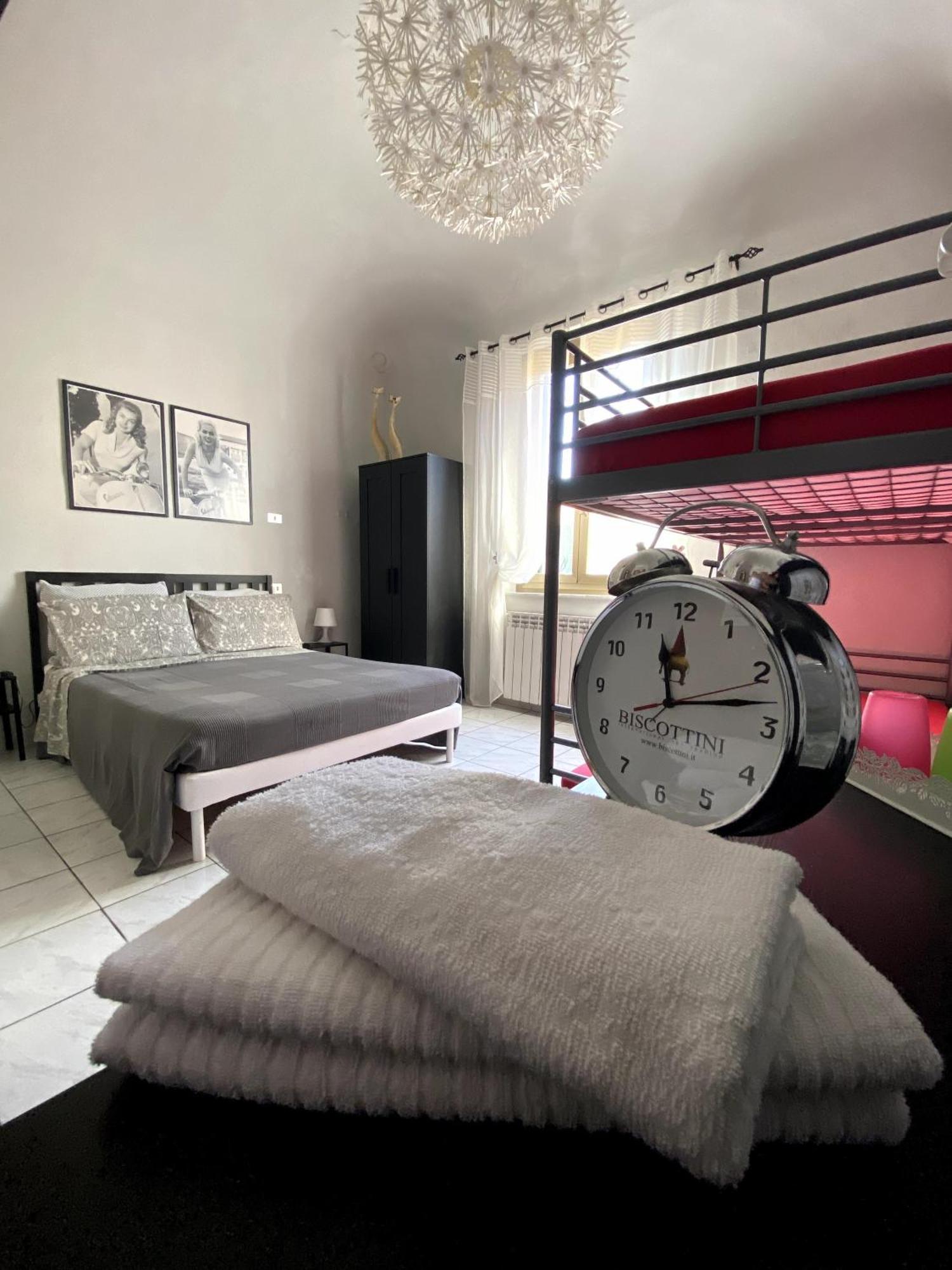 B&B Pontedera Luaran gambar